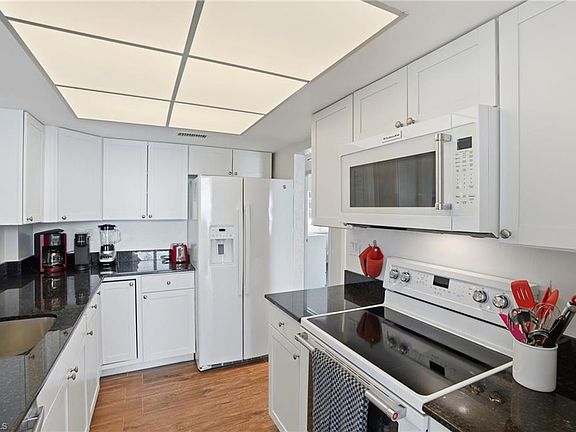 3rd image of 10475 Gulf Shore Dr APT 132