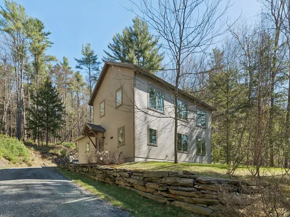 207 Hartness Way, Hartford, VT 05059