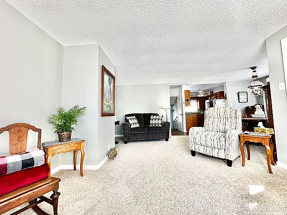 5th image of 948 E H St