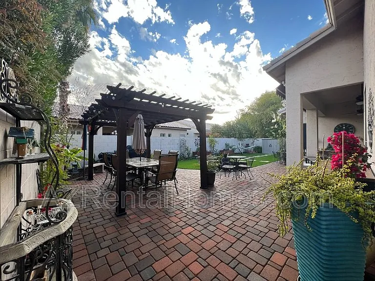 1883 E Dava Dr — Photo 40