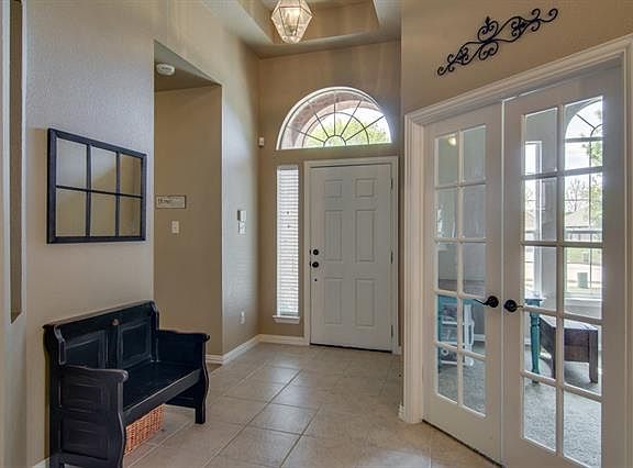 4th image of 8124 Robertson Dr