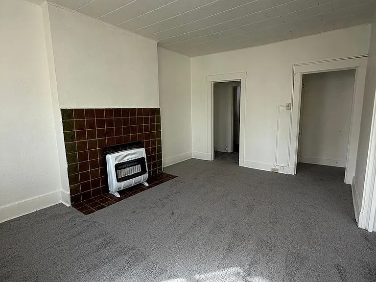 6 S Fremont Ave — Photo 3