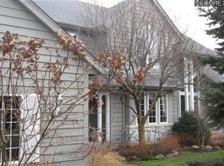 17341 Red Fox Trl, Chagrin Falls, OH 44023