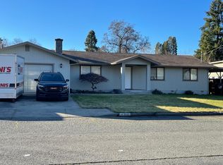 310 Tussey Ln, Grants Pass, OR 97527