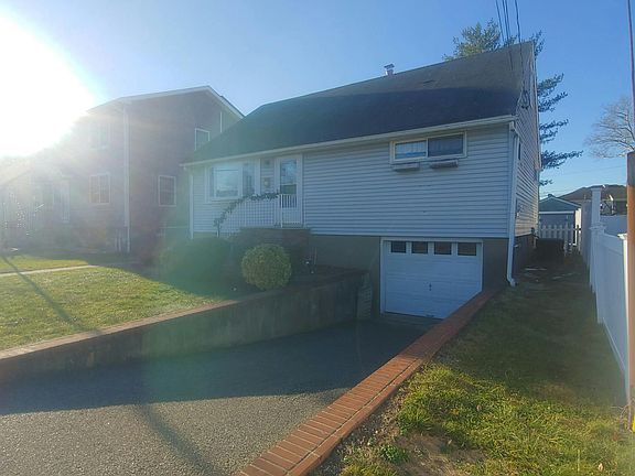 3rd image of 6 Lasalle Ave