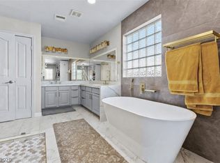 121 Golf Range St, Las Vegas, NV 89145