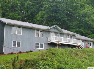 917 Carter St NW, Elkader, IA 52043