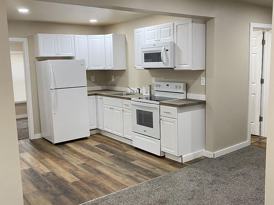 1st image of 114 E Elmwood Ave #2