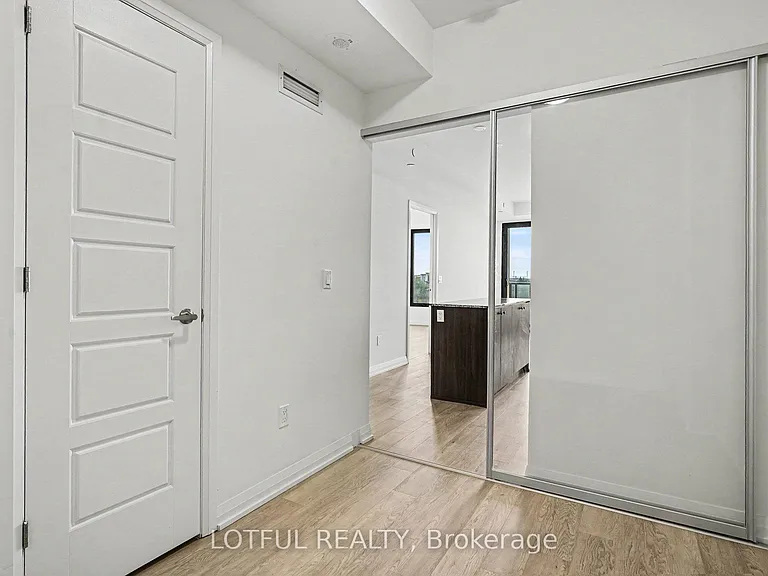 1415 Dundas St E #510 — Photo 4