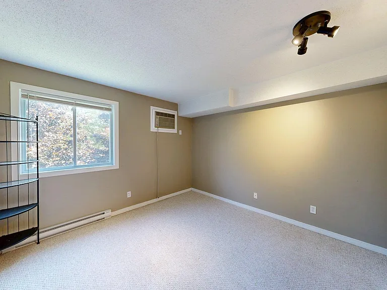 729 Deveron Cres #208 — Photo 23