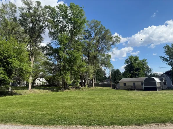 1418 W 3rd St, Perry, IA 50220
