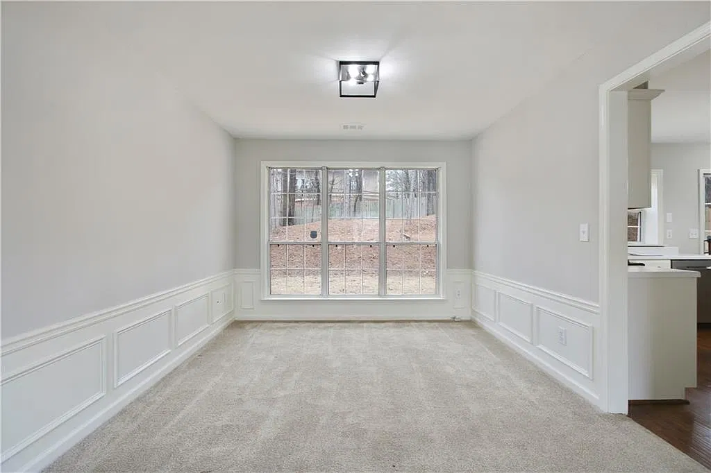 4 bed, 2.5 bath, 2072 sqft, $3,150 — Photo 3
