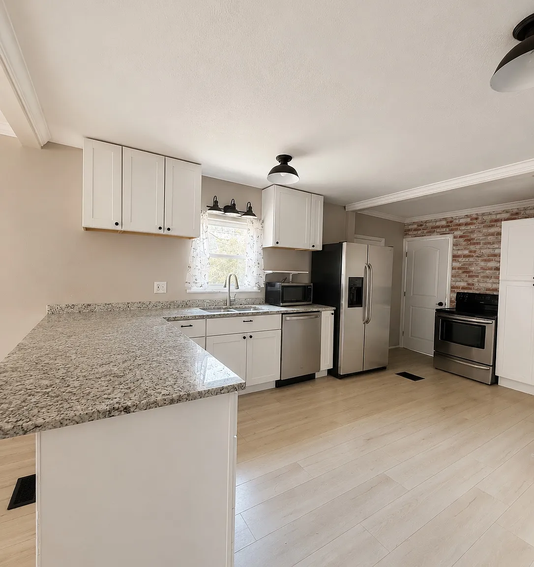 3 bed, 1000 sqft, $1,875 — Photo 2