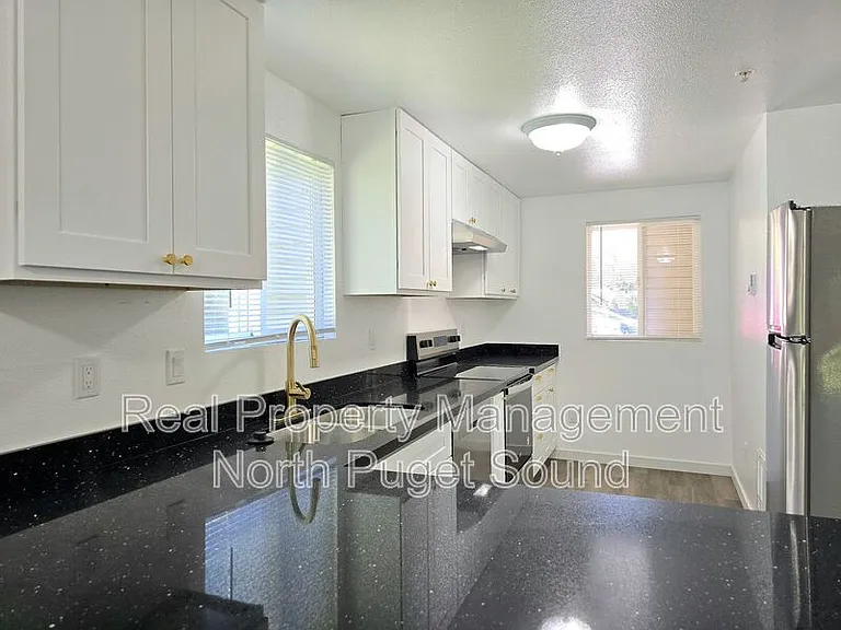 4505 100th St NE #B10 — Photo 4