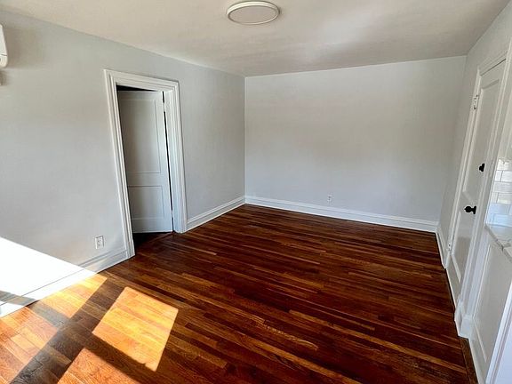 5th image of 4518 Grove Ave #8