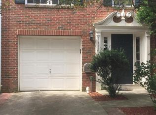 13653 Saint Johns Wood Pl, Herndon, VA 20171