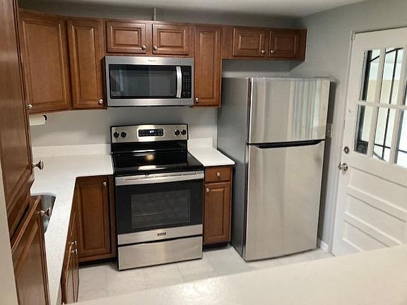 5th image of 5758 Milmar Dr N