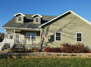 110 Bobwhite Ln, Harrisburg, IL 62946