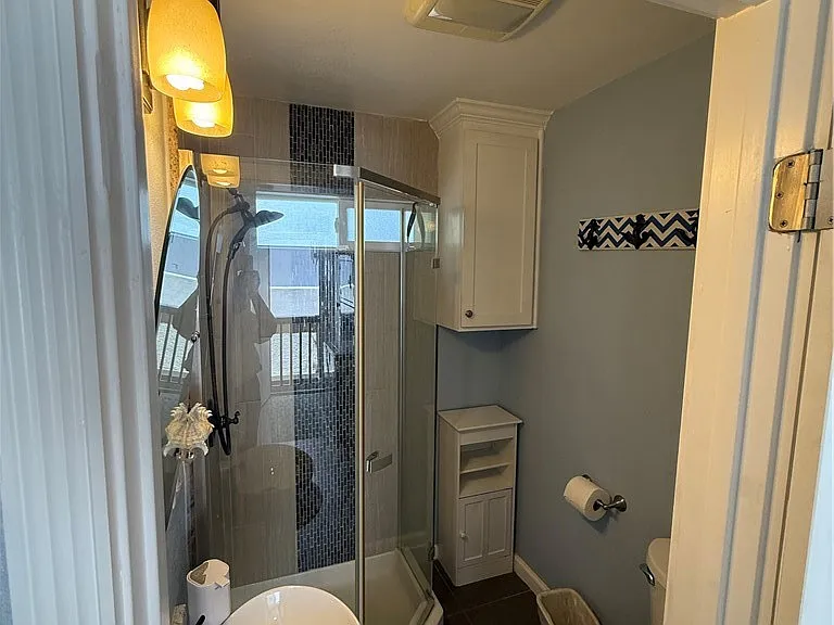 616 Huntington St — Photo 44