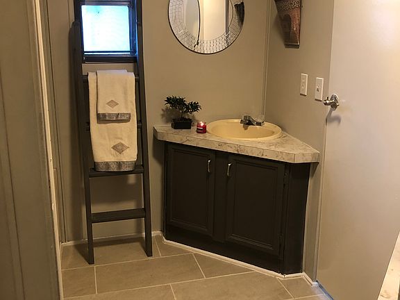 4th image of 1530 Eastside Dr Unit 1530