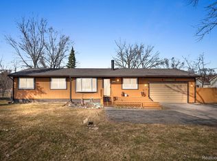 31824 Trestain St, Farmington Hills, MI 48336