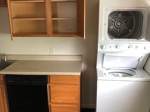 4th image of 104 E Cottage Grove Ave