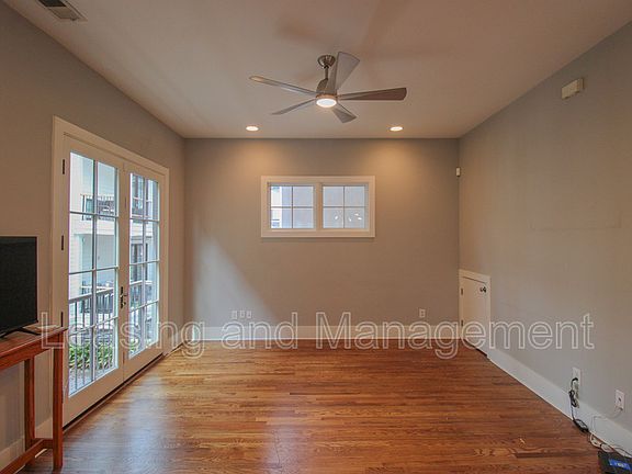 3rd image of 13 Corinne St
