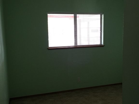 4th image of 1203 Hendrix Ave