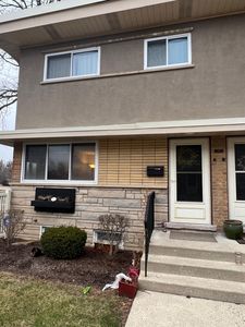 606 S Milwaukee Ave APT A, Libertyville, IL, 60048