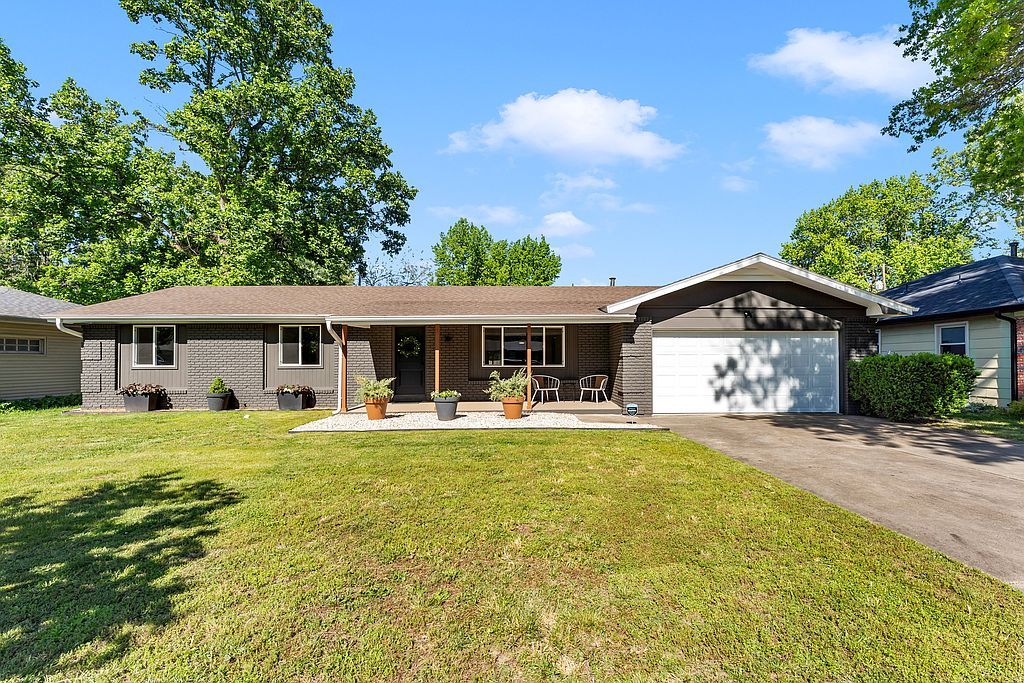 2453 S McCann Ave - Property Image