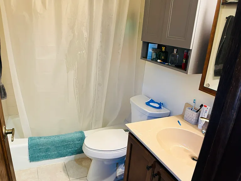 1702 N Farwell Ave #2 — Photo 6