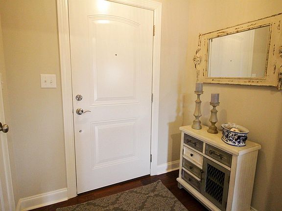 3rd image of 117 Singletree Dr