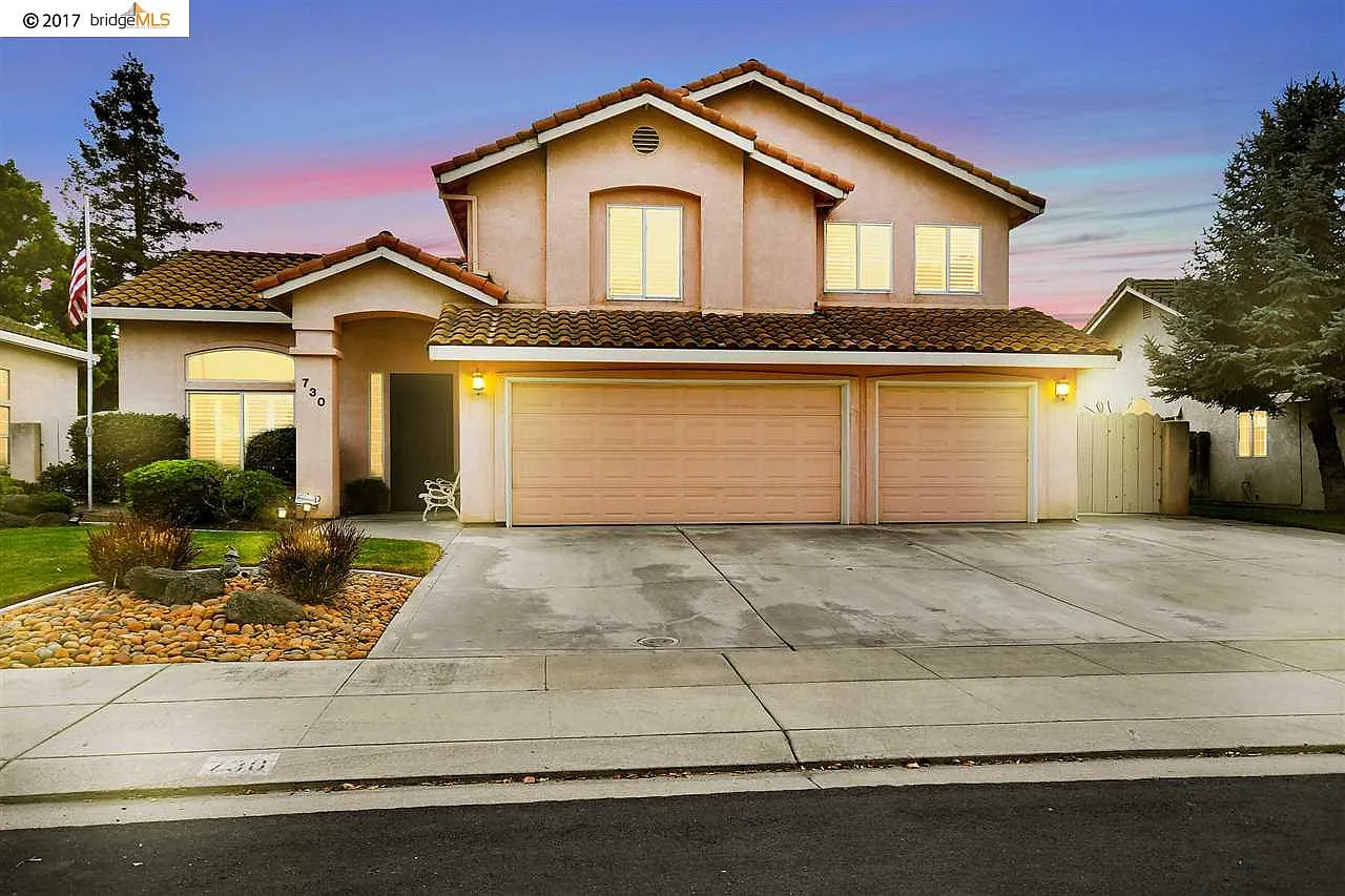 730 Vermeulen Dr photo 1