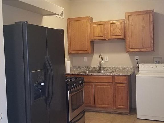 3rd image of 1301 San Pedro St #1303