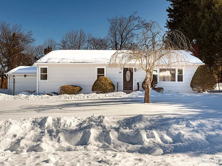 26 Kelly Rd — Photo 3