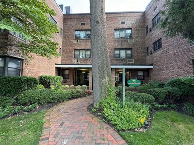 75 Knightsbridge Road #3a, Great Neck, NY, 11021