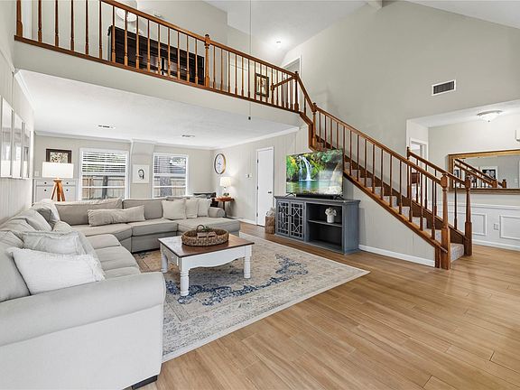 5th image of 7615 Friars Court Ln
