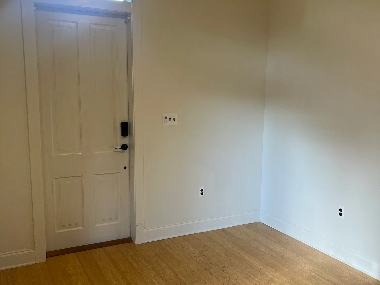1 bed, 400 sqft, $1,200 — Photo 3