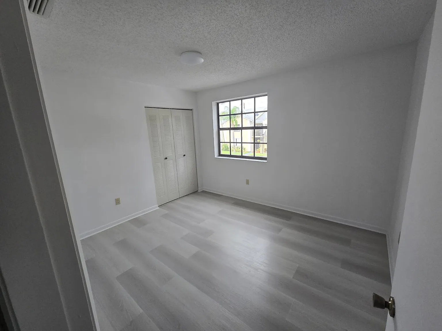 2 bed, 970 sqft, $2,000 — Photo 3
