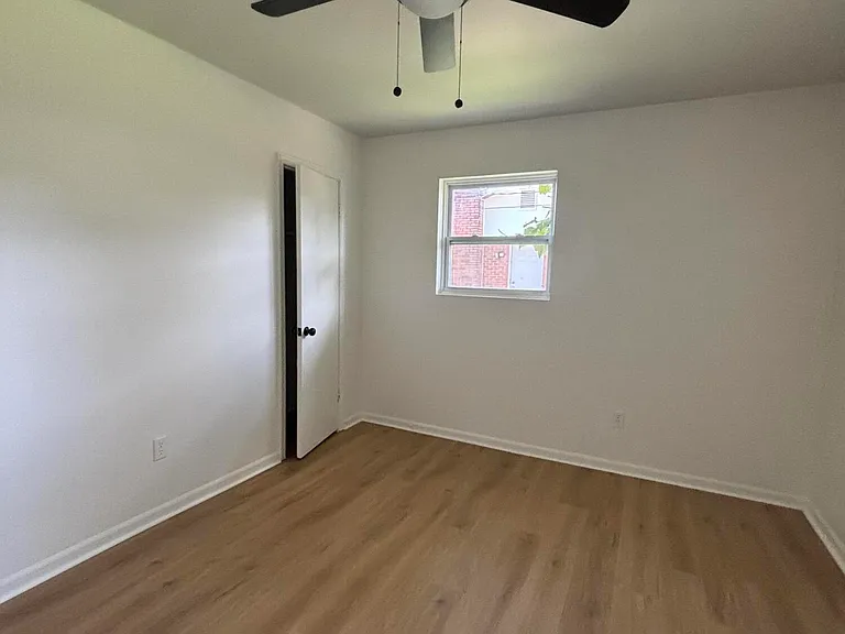 1813 Empress Ave — Photo 3