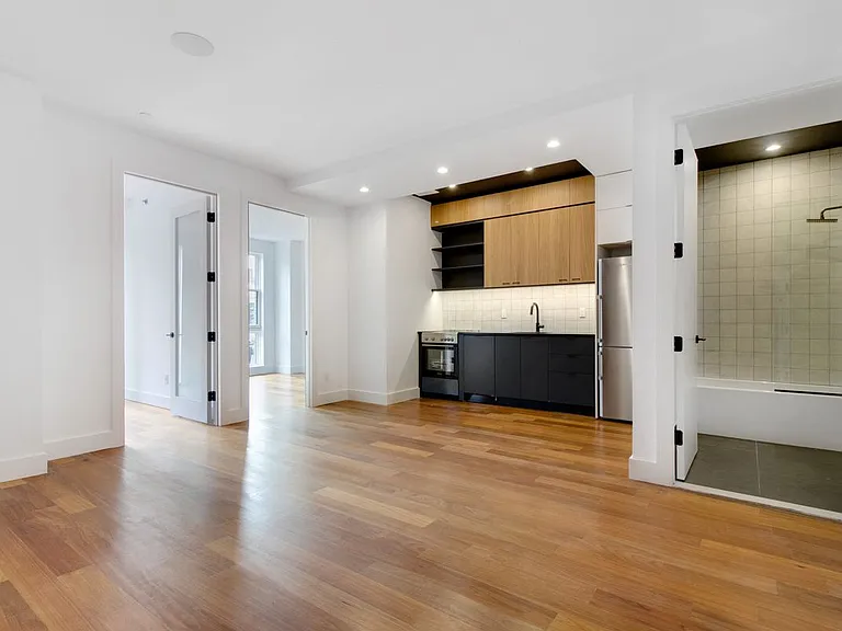 197 Freeman St #2D — Photo 1