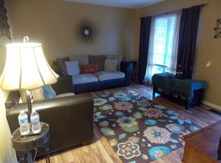 204 Cheryl Dr, Mount Zion, IL