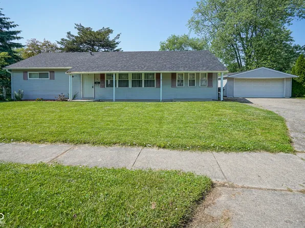 11 Sayre Dr, Greenwood, IN 46143