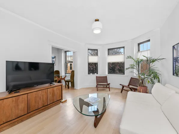 118 Riverway, Boston, MA