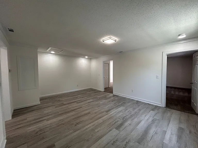 308 W Kivett St — Photo 5