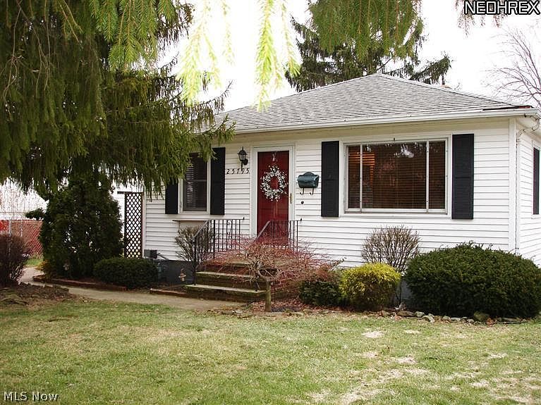 1st image of 25795 Garfield Ave