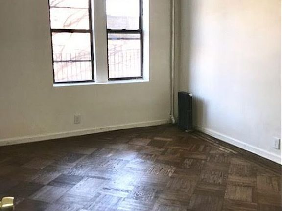 5th image of 446 Saint Johns Pl APT 7B