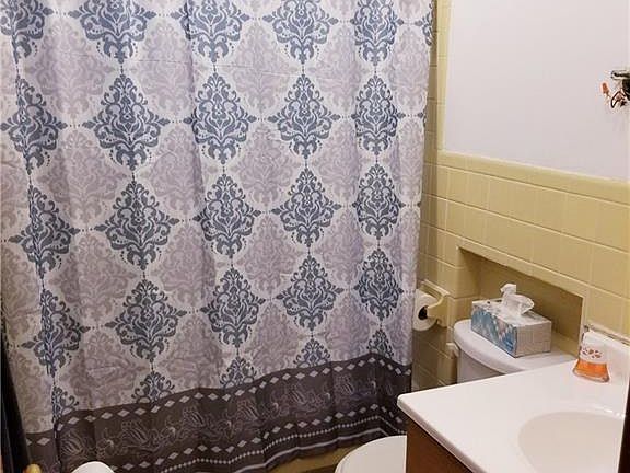 3rd image of 44 Hinchey Ave