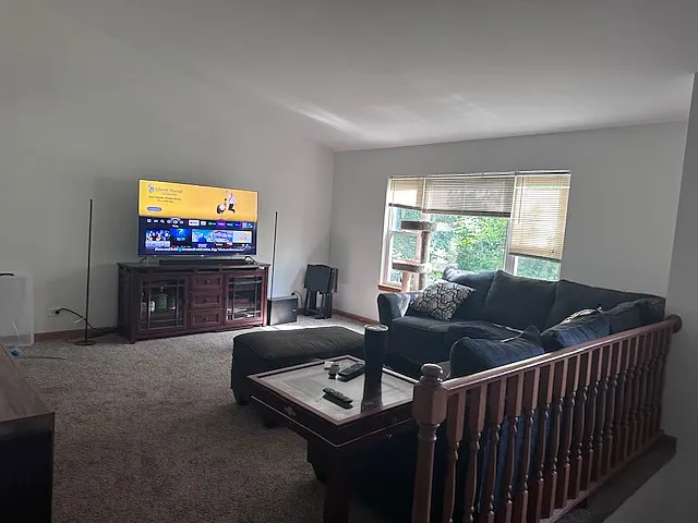 3 bed, 1220 sqft, $2,400 — Photo 2
