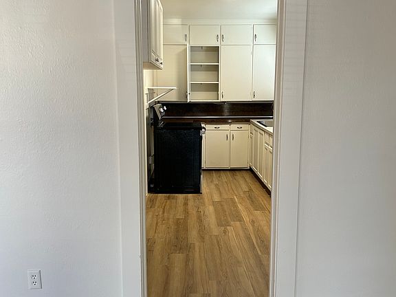 4th image of 107 E Kent Ave